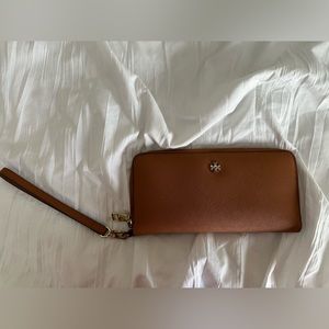 Brown tory burch wallet